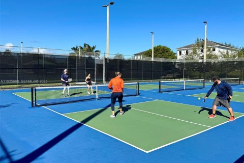 Casa en venta en Cutler Bay, Florida, 3 dormitorios, 187.38 m2 № 1993783 - foto 22