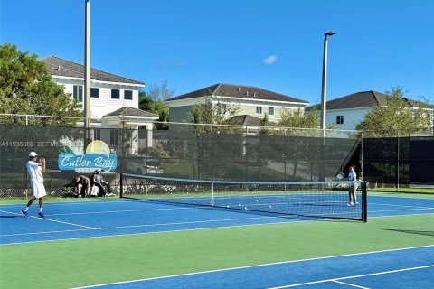 Casa en venta en Cutler Bay, Florida, 3 dormitorios, 187.38 m2 № 1993783 - foto 21