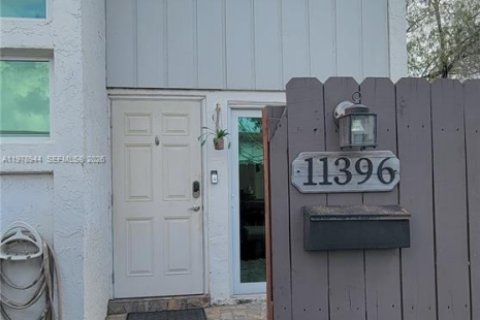 Touwnhouse à Miami, Floride 3 chambres, 137.68 m2 № 2045013