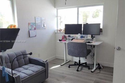 Adosado en venta en Miami, Florida, 3 dormitorios, 137.68 m2 № 2045013 - foto 29