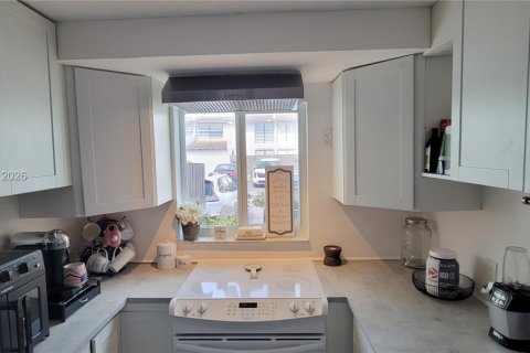 Adosado en venta en Miami, Florida, 3 dormitorios, 137.68 m2 № 2045013 - foto 22
