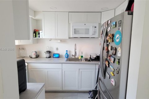 Adosado en venta en Miami, Florida, 3 dormitorios, 137.68 m2 № 2045013 - foto 25