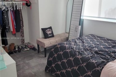 Adosado en venta en Miami, Florida, 3 dormitorios, 137.68 m2 № 2045013 - foto 20