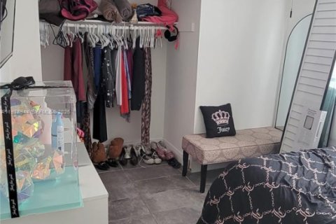 Adosado en venta en Miami, Florida, 3 dormitorios, 137.68 m2 № 2045013 - foto 21