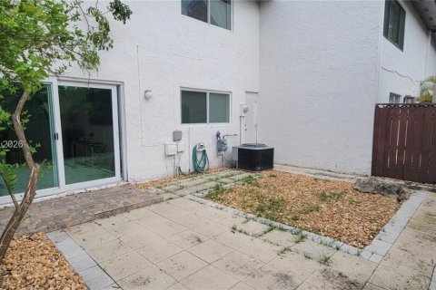 Adosado en venta en Miami, Florida, 3 dormitorios, 137.68 m2 № 2045013 - foto 15