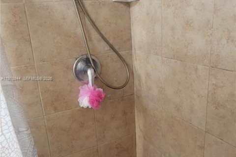 Adosado en venta en Miami, Florida, 3 dormitorios, 137.68 m2 № 2045013 - foto 18