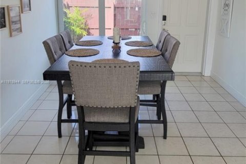Adosado en venta en Miami, Florida, 3 dormitorios, 137.68 m2 № 2045013 - foto 7