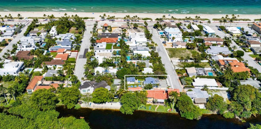 House in Fort Lauderdale, Florida 5 bedrooms, 164.62 sq.m. № 2153810