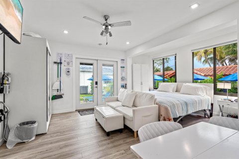 House in Fort Lauderdale, Florida 5 bedrooms, 164.62 sq.m. № 2153810 - photo 24