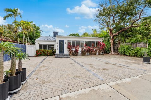 House in Fort Lauderdale, Florida 5 bedrooms, 164.62 sq.m. № 2153810 - photo 2