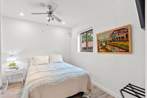 House in Fort Lauderdale, Florida 5 bedrooms, 164.62 sq.m. № 2153810 - photo 17