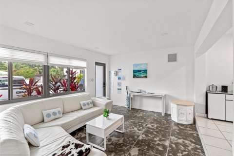 House in Fort Lauderdale, Florida 5 bedrooms, 164.62 sq.m. № 2153810 - photo 3