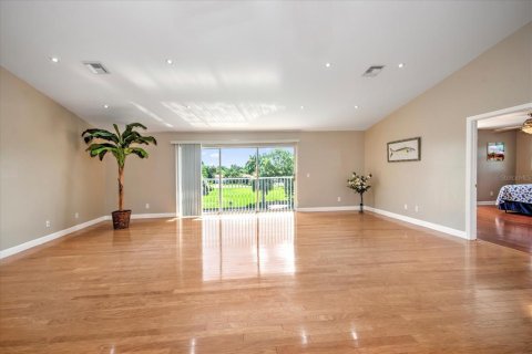 Villa ou maison à vendre à North Fort Myers, Floride: 6 chambres, 370.96 m2 № 2417033 - photo 15