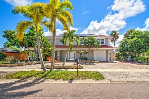 Villa ou maison à North Fort Myers, Floride 6 chambres, 370.96 m2 № 2417033