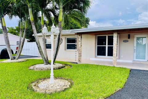 House in Miami Gardens, Florida 3 bedrooms, 111.48 sq.m. № 1930707 - photo 13