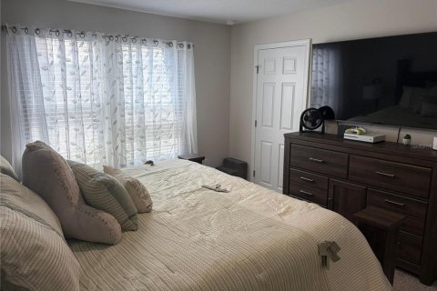 Townhouse in Haines City, Florida 3 bedrooms, 143.26 sq.m. № 2213583 - photo 18