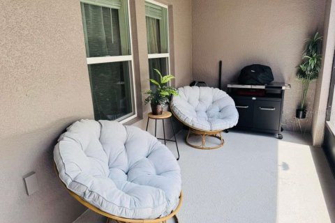 Townhouse in Haines City, Florida 3 bedrooms, 143.26 sq.m. № 2213583 - photo 13