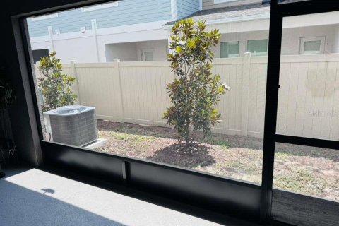 Townhouse in Haines City, Florida 3 bedrooms, 143.26 sq.m. № 2213583 - photo 14