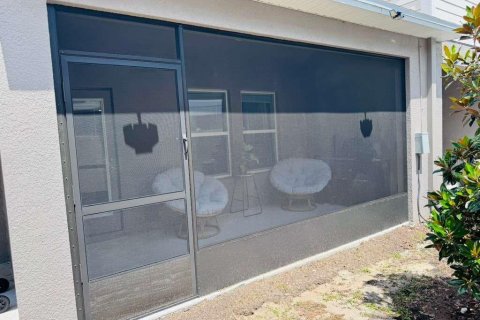 Townhouse in Haines City, Florida 3 bedrooms, 143.26 sq.m. № 2213583 - photo 12