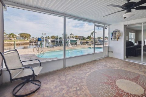 Villa ou maison à vendre à New Port Richey, Floride: 3 chambres, 151.34 m2 № 1544167 - photo 14