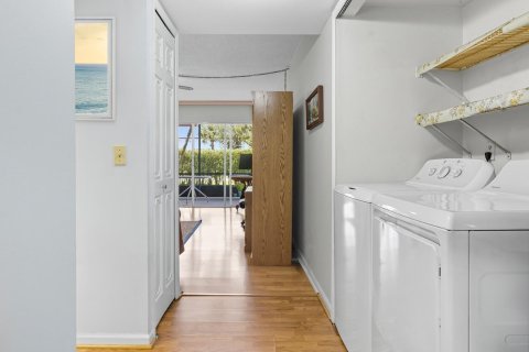 Condo in Palm Beach Gardens, Florida, 2 bedrooms  № 2241619 - photo 12