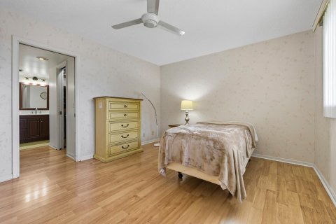 Condo in Palm Beach Gardens, Florida, 2 bedrooms  № 2241619 - photo 10