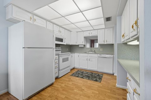 Condo in Palm Beach Gardens, Florida, 2 bedrooms  № 2241619 - photo 9