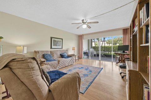 Condo in Palm Beach Gardens, Florida, 2 bedrooms  № 2241619 - photo 15