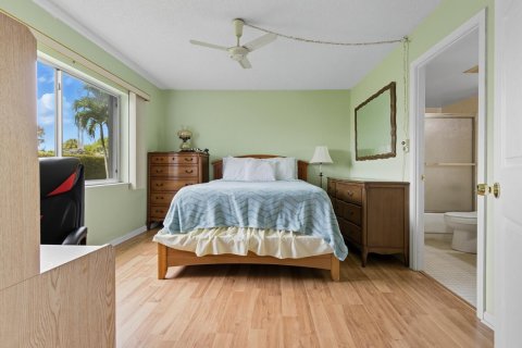 Condo in Palm Beach Gardens, Florida, 2 bedrooms  № 2241619 - photo 18