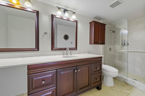 Condo in Palm Beach Gardens, Florida, 2 bedrooms  № 2241619 - photo 11