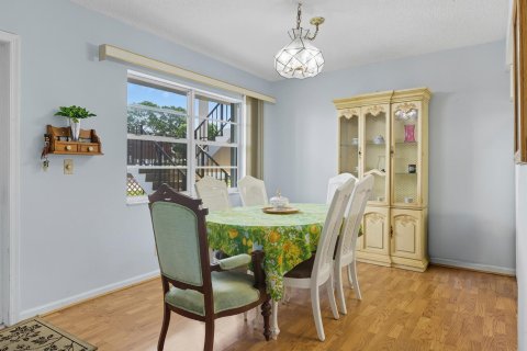 Condo in Palm Beach Gardens, Florida, 2 bedrooms  № 2241619 - photo 5