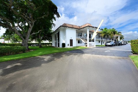 Condo in Palm Beach Gardens, Florida, 2 bedrooms  № 2241619 - photo 2
