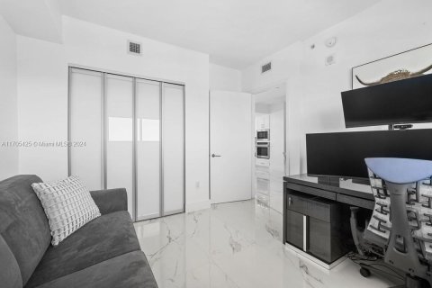 Condo in Miami, Florida, 2 bedrooms  № 1729680 - photo 20