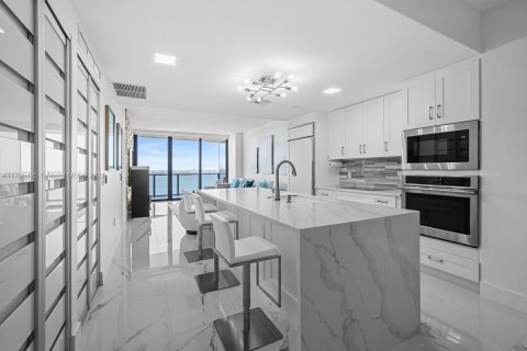 Condo in Miami, Florida, 2 bedrooms  № 1729680 - photo 26