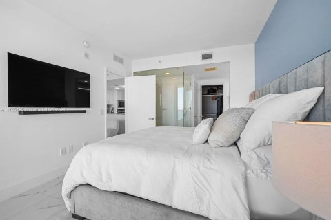 Condo in Miami, Florida, 2 bedrooms  № 1729680 - photo 10