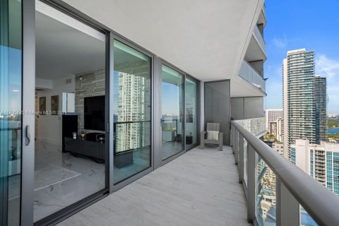 Condo in Miami, Florida, 2 bedrooms  № 1729680 - photo 15
