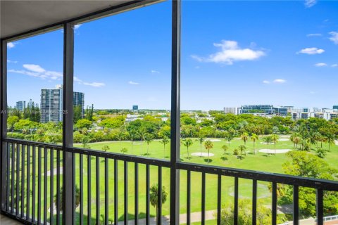 Condo in Aventura, Florida, 1 bedroom  № 1892239 - photo 1