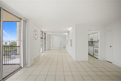 Condo in Aventura, Florida, 1 bedroom  № 1892239 - photo 25