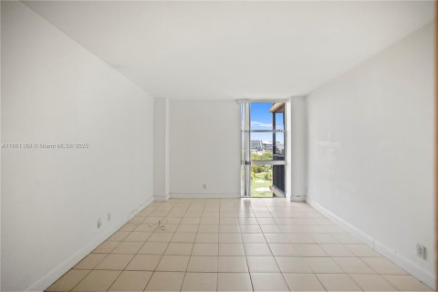 Condo in Aventura, Florida, 1 bedroom  № 1892239 - photo 18