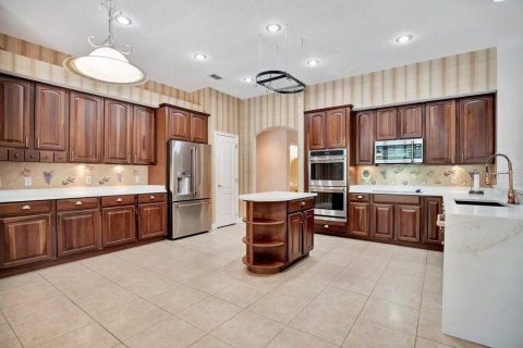 House in Orlando, Florida 4 bedrooms, 320.05 sq.m. № 2151967 - photo 17