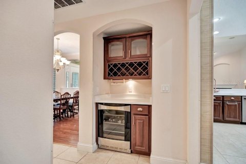 House in Orlando, Florida 4 bedrooms, 320.05 sq.m. № 2151967 - photo 20