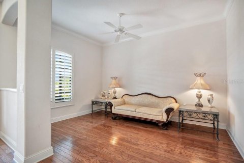 House in Orlando, Florida 4 bedrooms, 320.05 sq.m. № 2151967 - photo 10