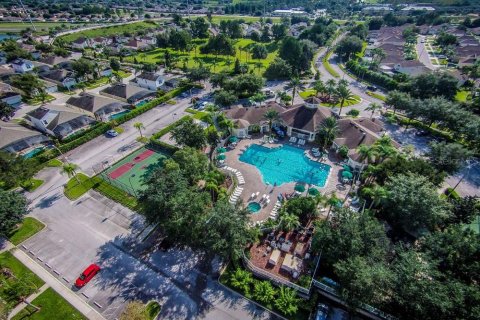 Adosado en venta en Kissimmee, Florida, 3 dormitorios, 133.78 m2 № 2206369 - foto 30