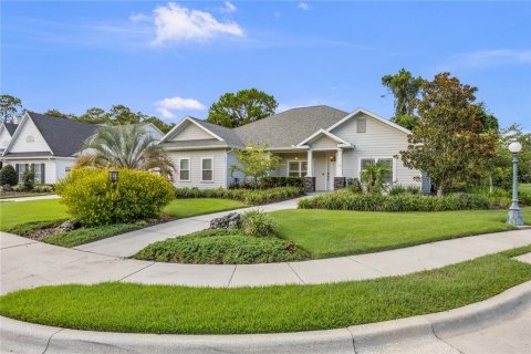 House in Gainesville, Florida 4 bedrooms, 198.9 sq.m. № 1873981 - photo 1