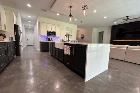 Casa en venta en Orlando, Florida, 4 dormitorios, 302.3 m2 № 2314161 - foto 9