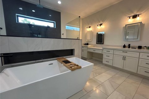 Casa en venta en Orlando, Florida, 4 dormitorios, 302.3 m2 № 2314161 - foto 16