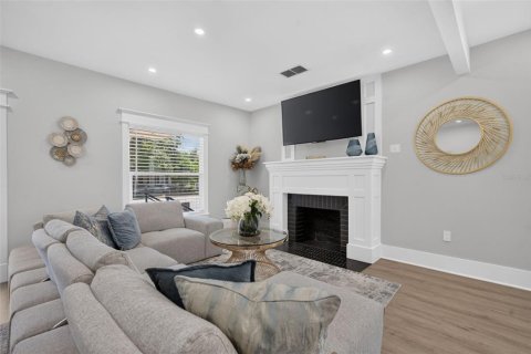 House in Orlando, Florida 3 bedrooms, 155.15 sq.m. № 2280284 - photo 10