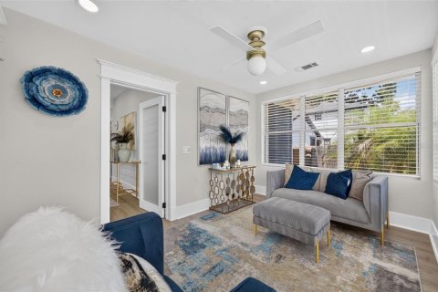 House in Orlando, Florida 3 bedrooms, 155.15 sq.m. № 2280284 - photo 6