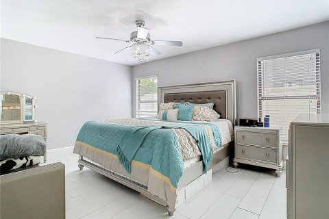 Casa en venta en Orlando, Florida, 3 dormitorios, 159.33 m2 № 1740673 - foto 18