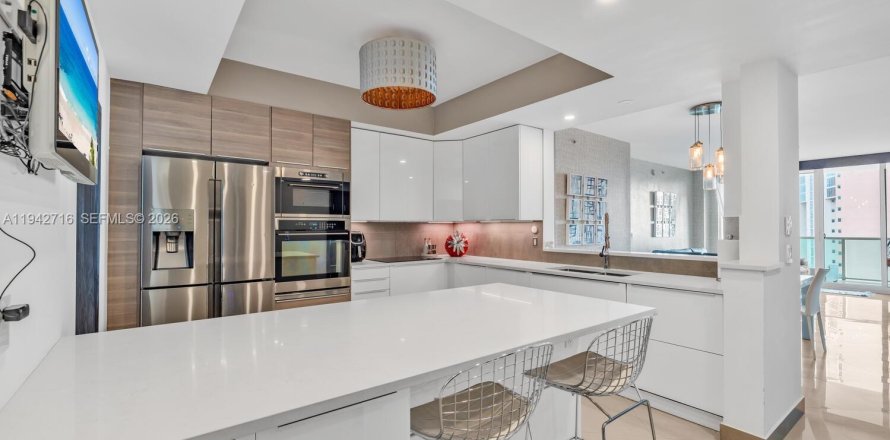 Condo à Aventura, Floride, 3 chambres  № 1999165